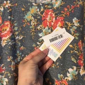 Small Lularoe floral perfect t